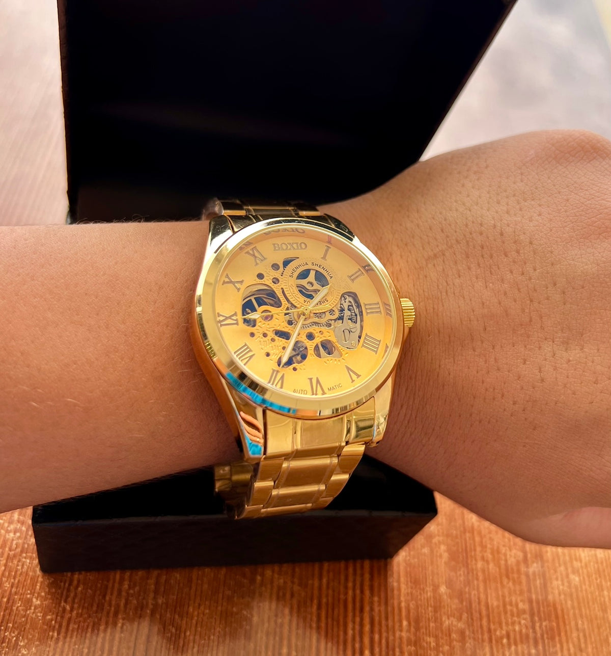 ⌚ RELOJ BOXIO DORADO — ELEGANCIA Y PRESENCIA EN TU MUÑECA